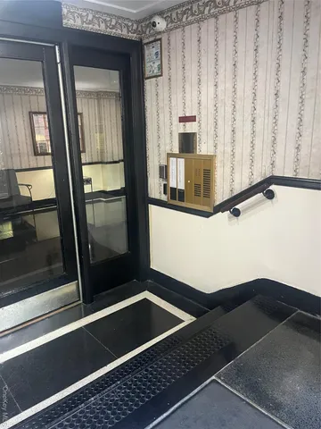 $154,999 | 325 East 201st Street, Unit 4D | Bedford Park