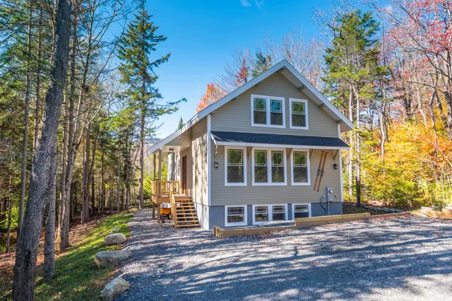 $949,000 | 49 Joan's Ridge Road, West Dover, VT 05356