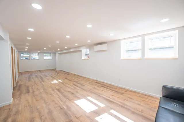 $949,000 | 49 Joan's Ridge Road, West Dover, VT 05356