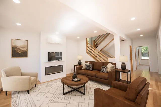 $949,000 | 49 Joan's Ridge Road, West Dover, VT 05356