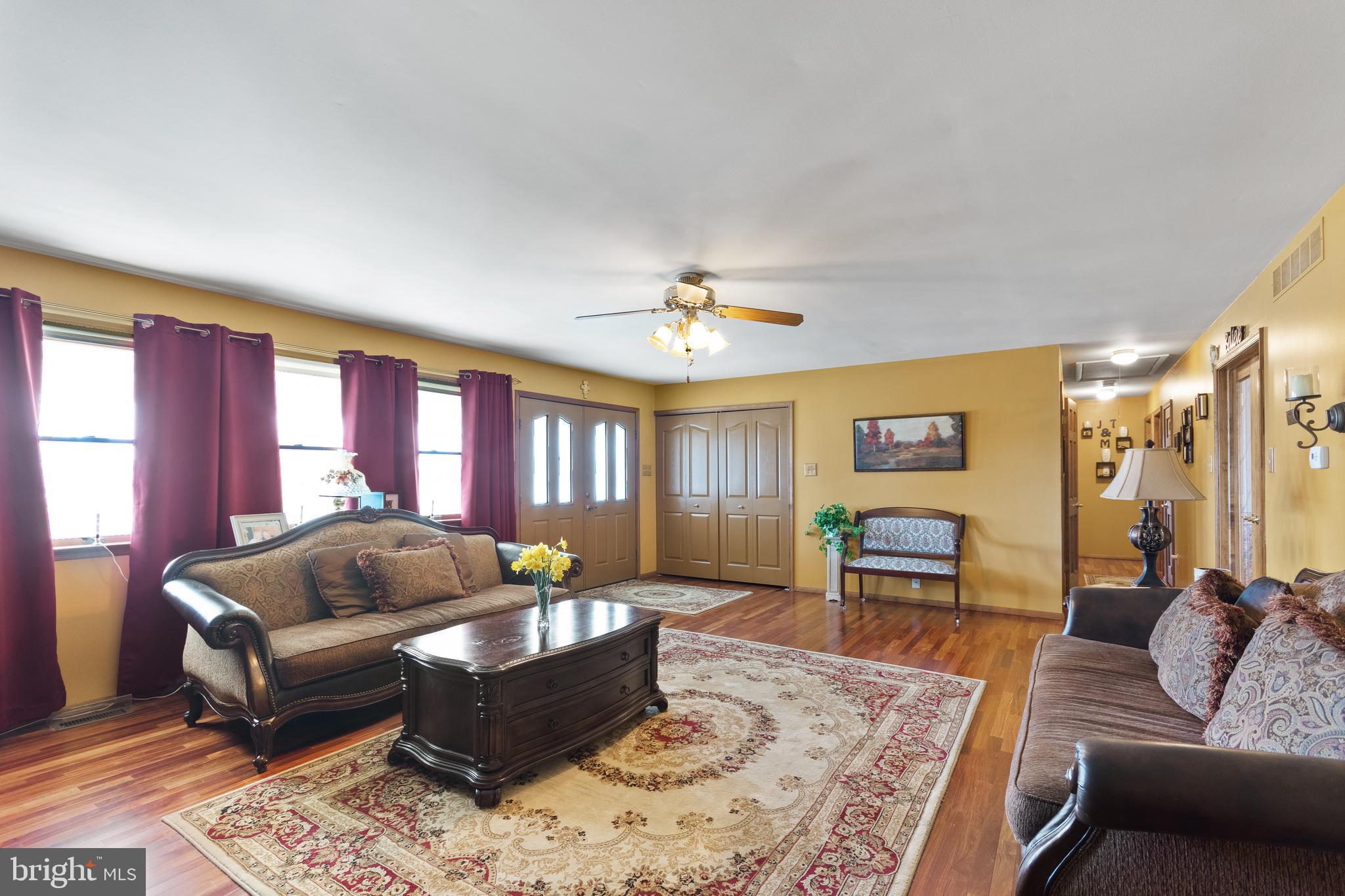 162 Golf Club Road Sewell, NJ 08080 - Photo 2 of 35