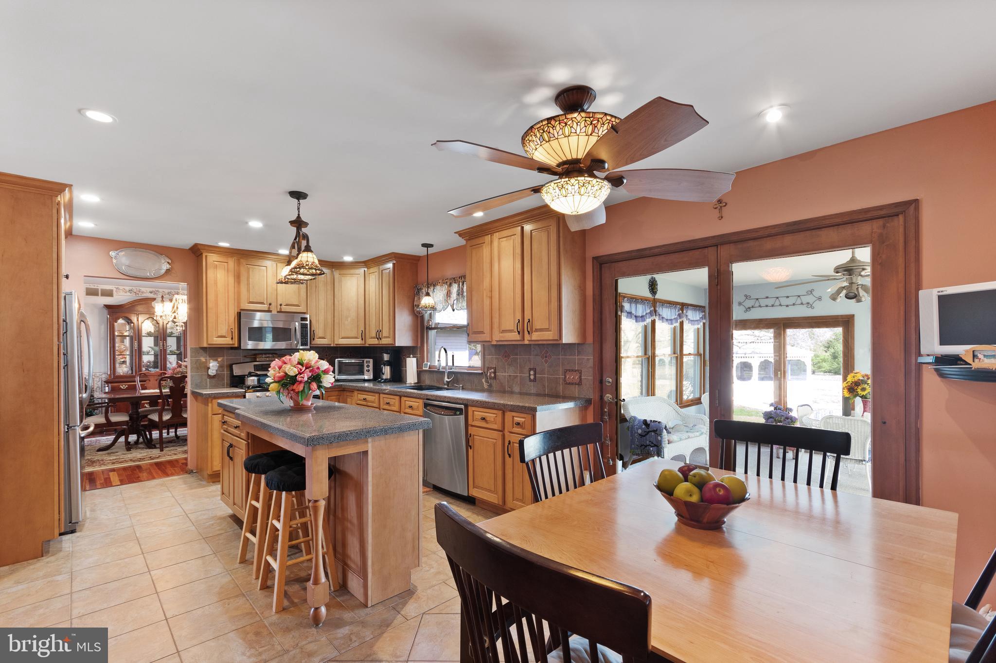 162 Golf Club Road Sewell, NJ 08080 - Photo 5 of 35