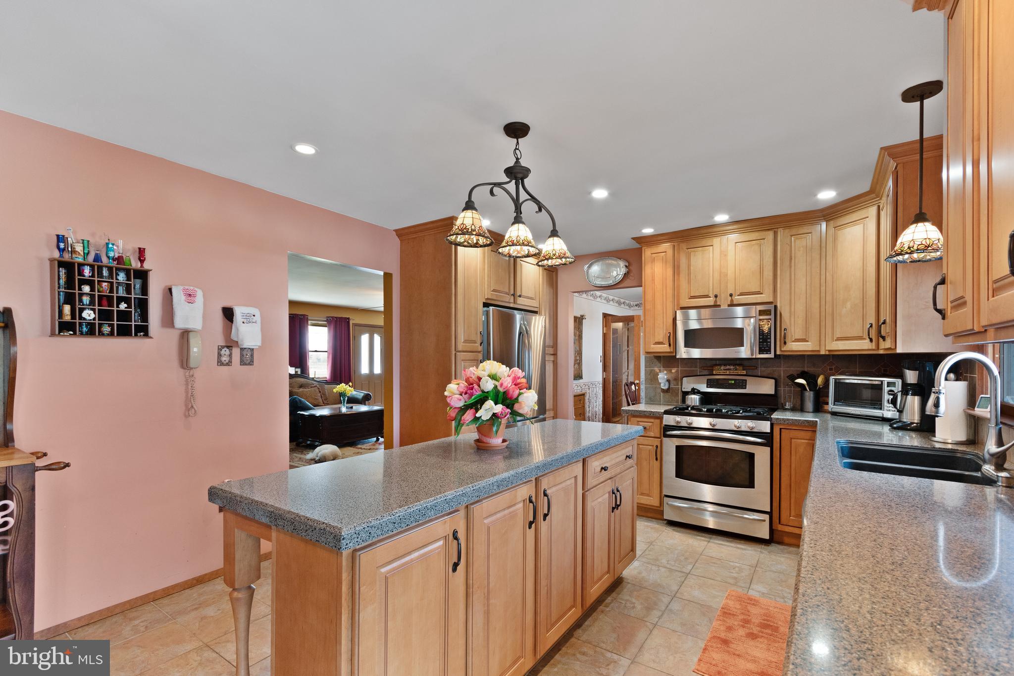 162 Golf Club Road Sewell, NJ 08080 - Photo 6 of 35
