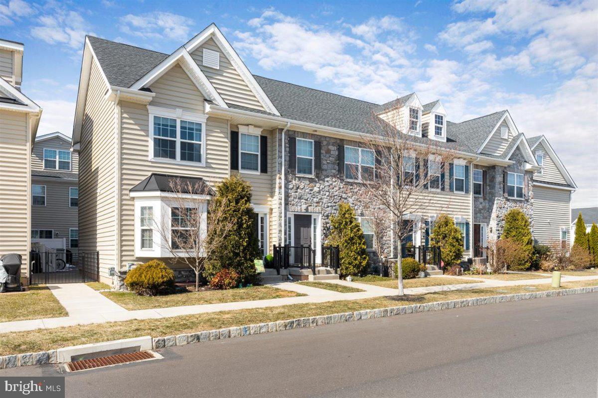 3669 Jacob Stout Road, Unit 17 Doylestown, PA 18902 - Photo 3 of 29 Gallery Image 3