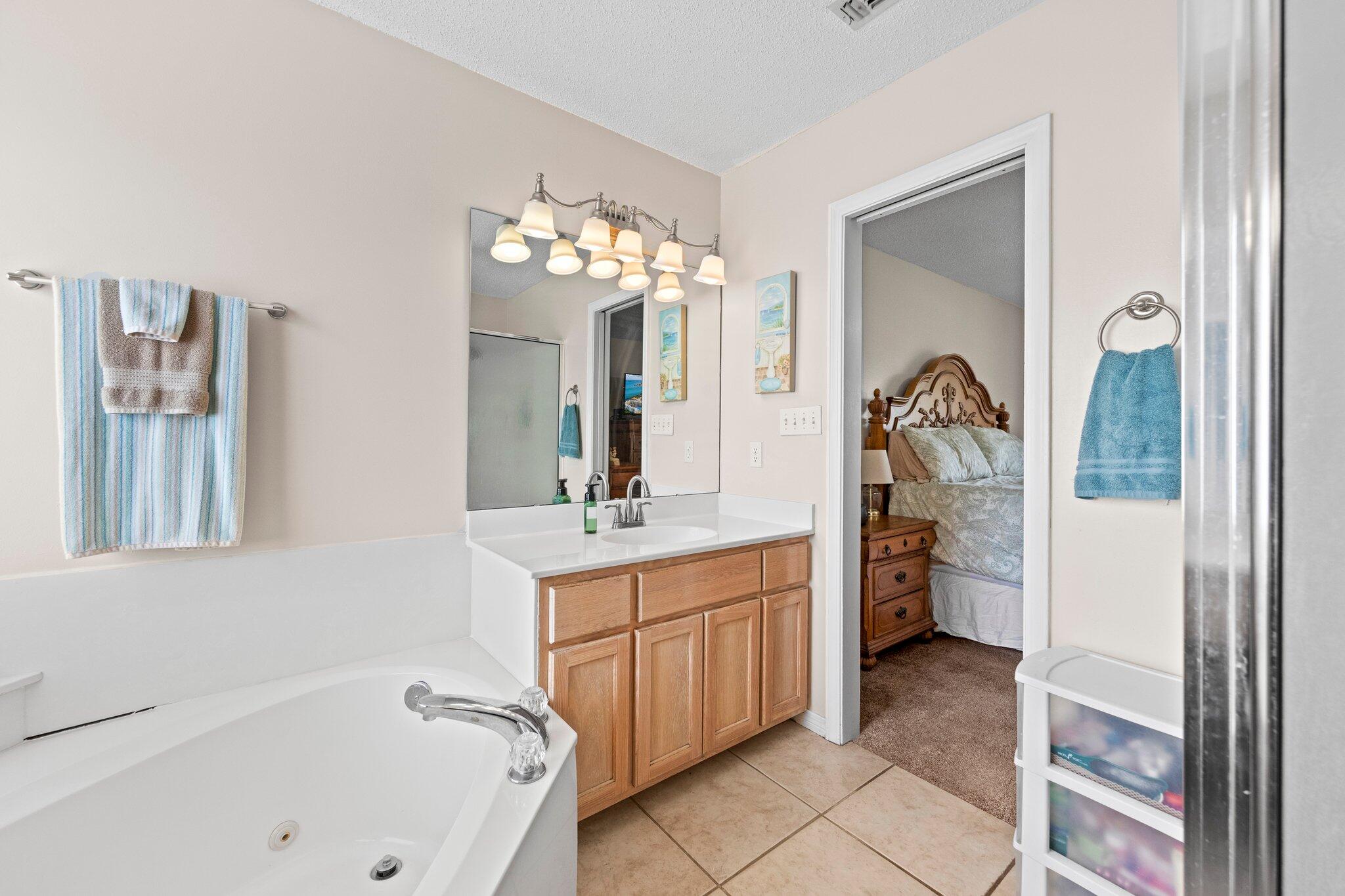 151 Ferry Road Northeast Fort Walton Beach, FL 32548 - Photo 44 of 95 Master Bathroom