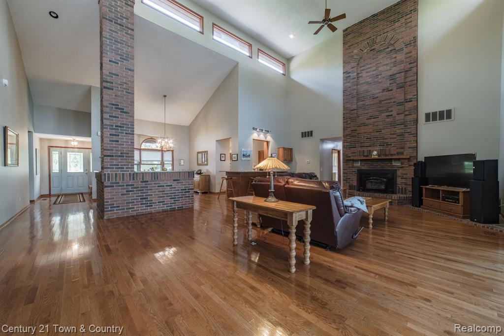 8763 Ellis Road Clarkston, MI 48348 - Photo 7 of 52