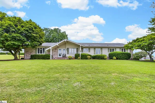 $284,000 | 122 Mountain View Drive, Pickens, SC 29671