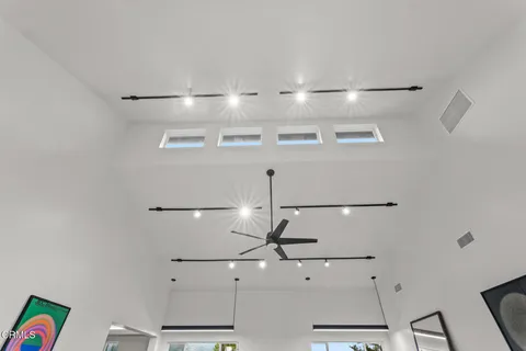 $1,979,000 | 1818 New York Drive, Altadena, CA 91001