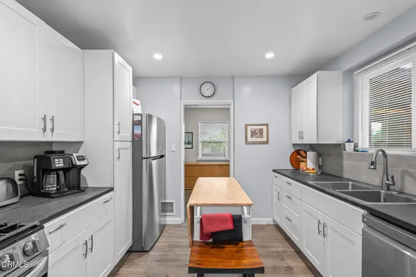 $1,979,000 | 1818 New York Drive, Altadena, CA 91001