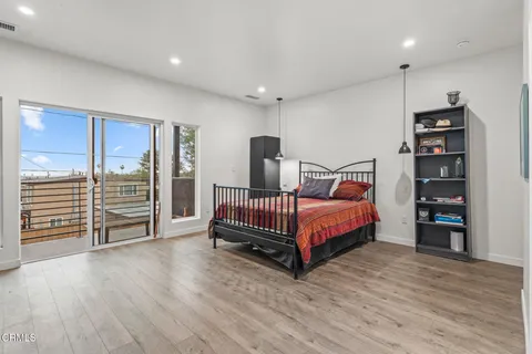 $1,979,000 | 1818 New York Drive, Altadena, CA 91001