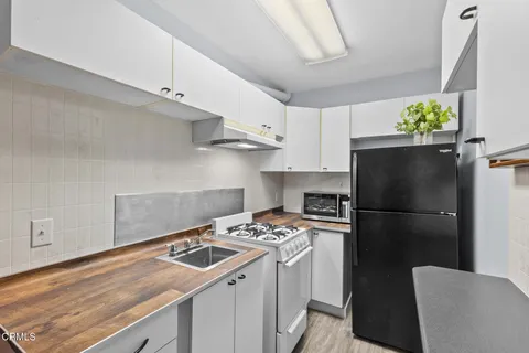 $1,980,000 | 1818 New York Drive, Altadena, CA 91001