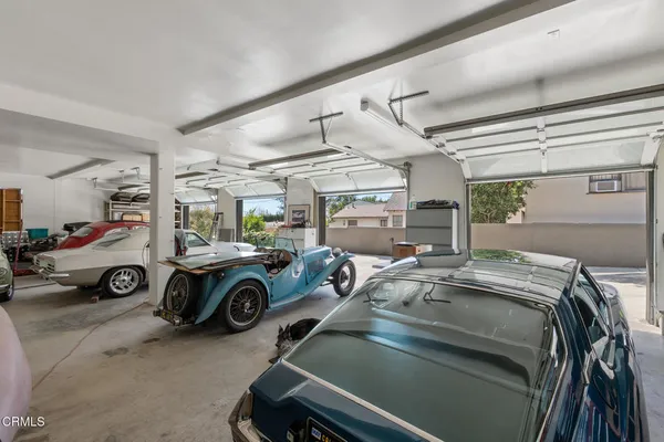 $1,979,000 | 1818 New York Drive, Altadena, CA 91001