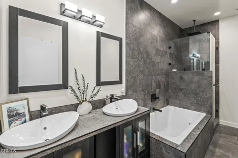 $1,979,000 | 1818 New York Drive, Altadena, CA 91001