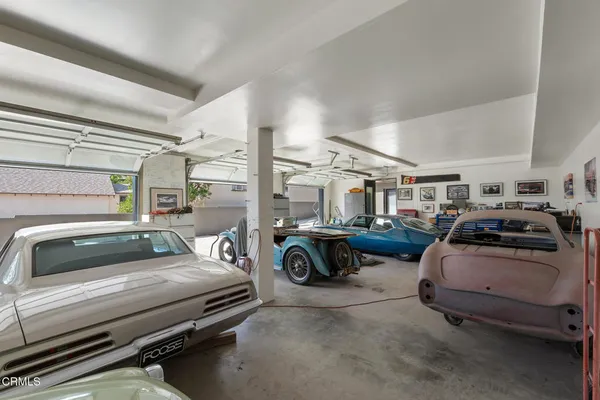 $1,979,000 | 1818 New York Drive, Altadena, CA 91001