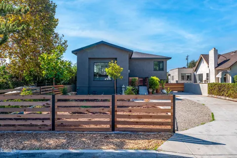 $1,979,000 | 1818 New York Drive, Altadena, CA 91001