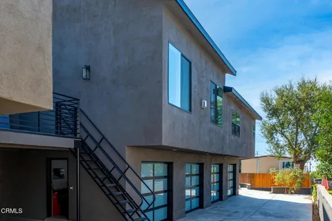 $1,980,000 | 1818 New York Drive, Altadena, CA 91001