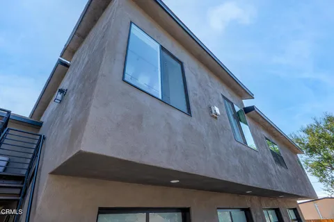 $1,980,000 | 1818 New York Drive, Altadena, CA 91001