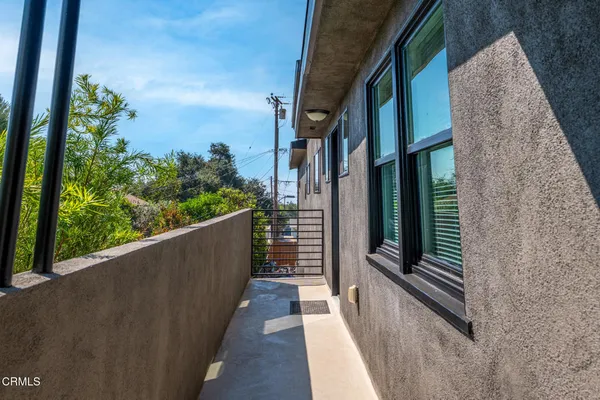 $1,979,000 | 1818 New York Drive, Altadena, CA 91001