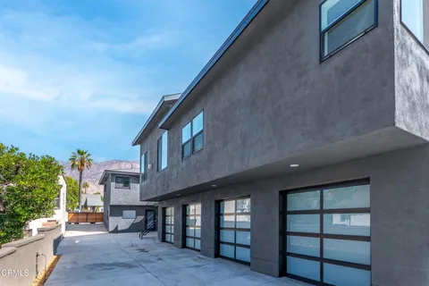 $1,979,000 | 1818 New York Drive, Altadena, CA 91001