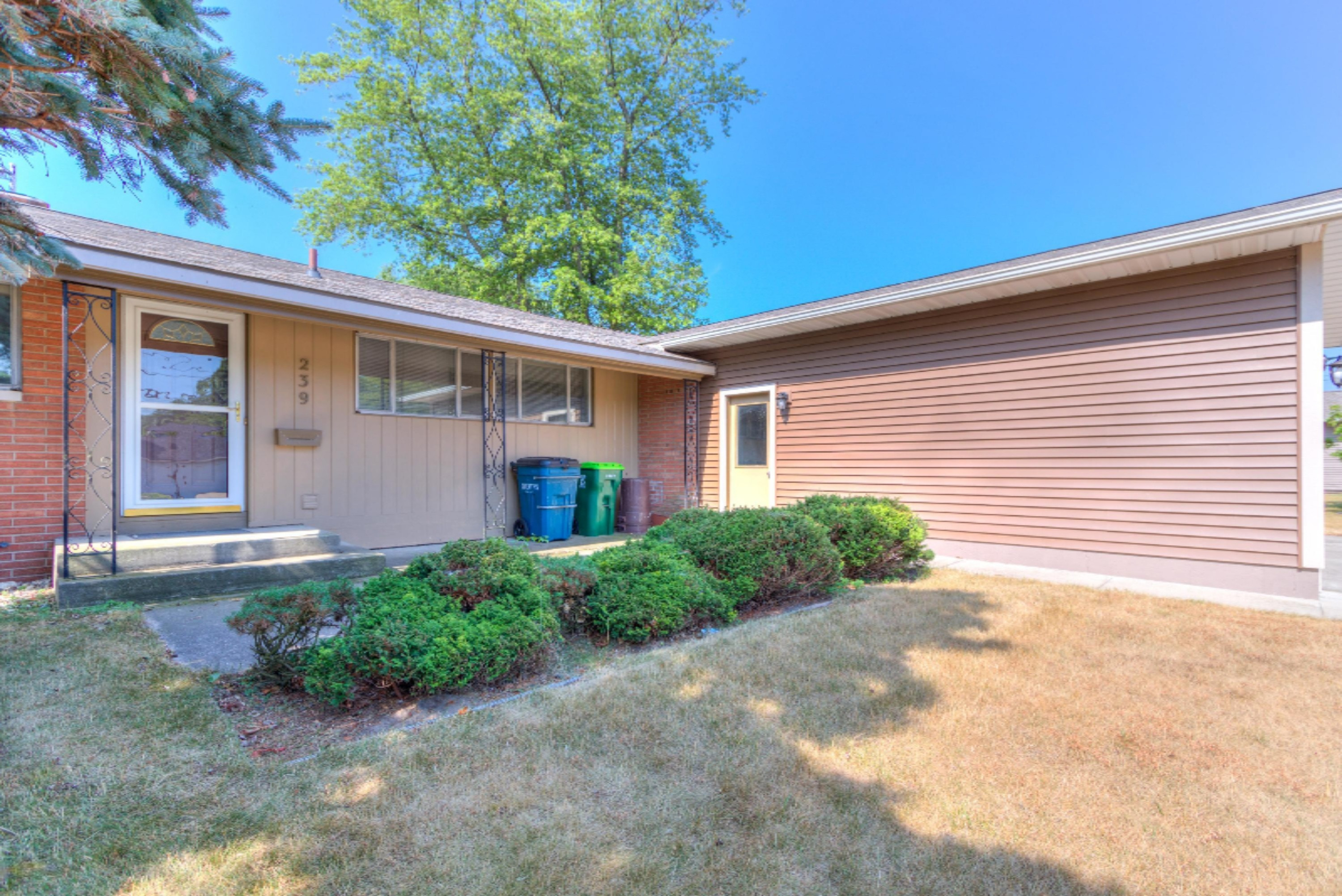 239 Ruddiman Drive Muskegon, MI 49445 - Photo 11 of 90 239 Ruddiman Dr (17 of 95)