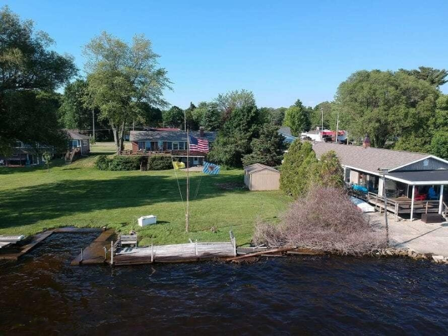 239 Ruddiman Drive Muskegon, MI 49445 - Photo 49 of 90 1