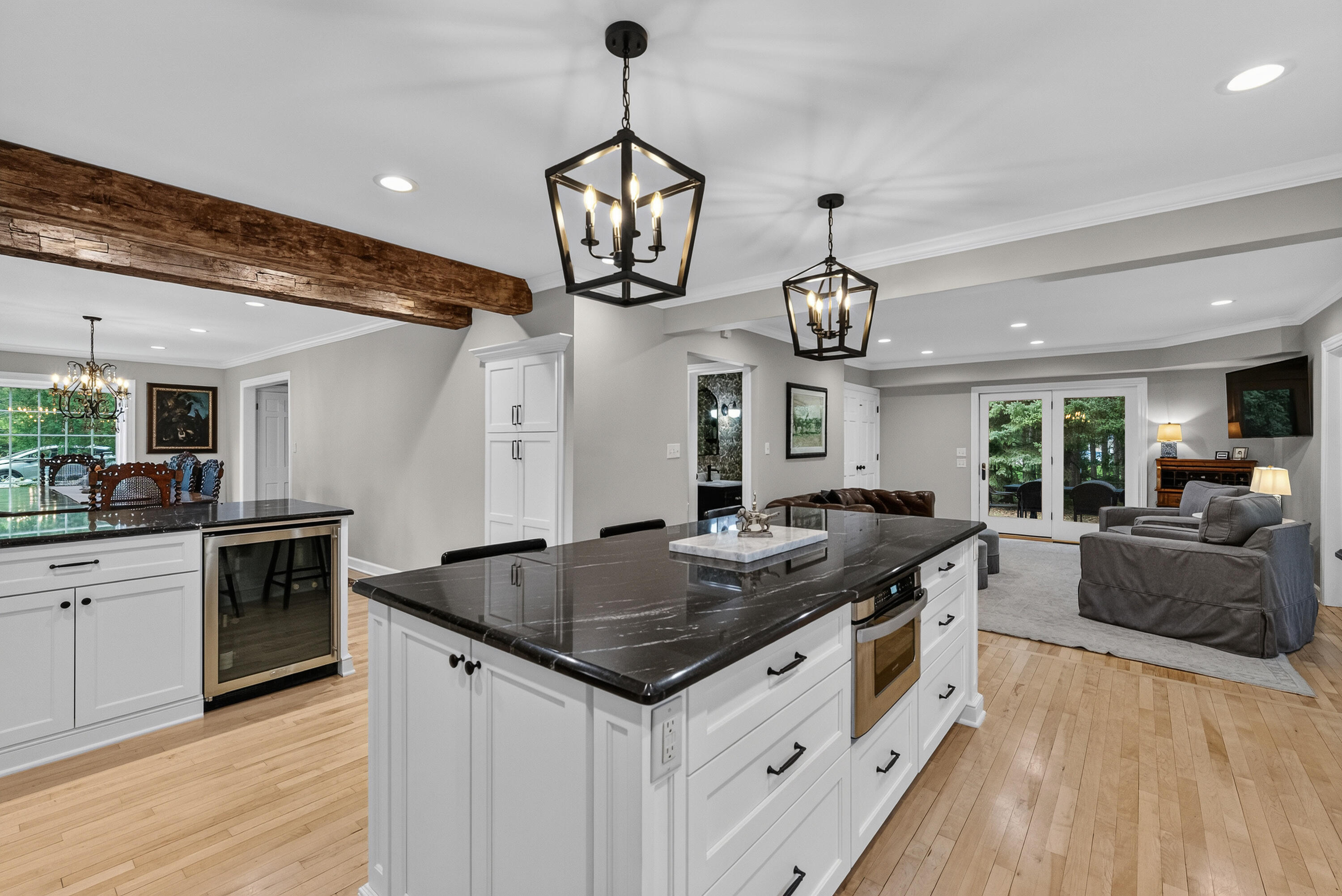 9830 North Otto Road Mequon, WI 53092 - Photo 17 of 61 Open-concept kitchen