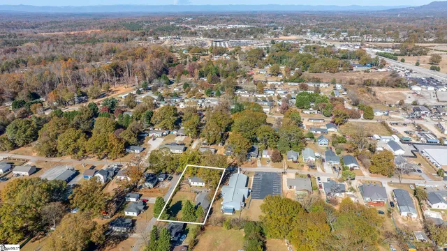 $199,900 | 819 Gordon St Extension, Greenville, SC 29611