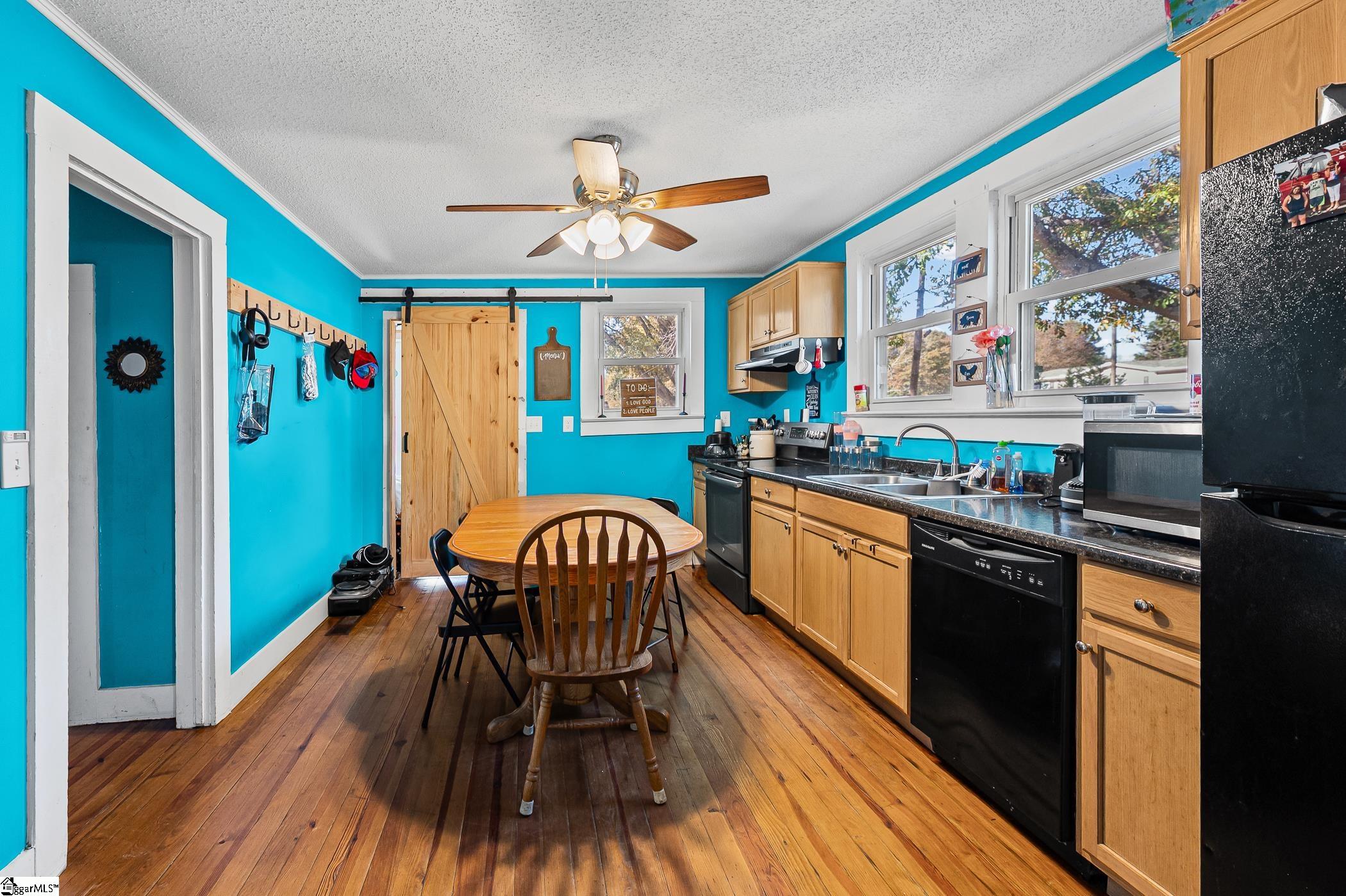 819 Gordon St Extension Greenville, SC 29611 - Photo 3 of 13