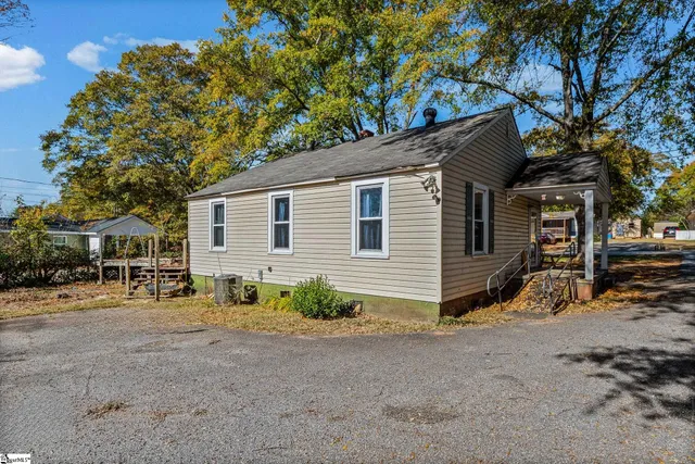 $199,900 | 819 Gordon St Extension, Greenville, SC 29611