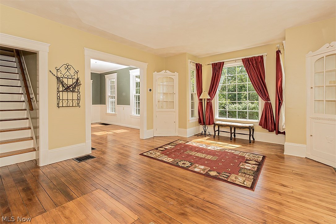 31999 Pinetree Road Pepper Pike, OH 44124 - Photo 2 of 35