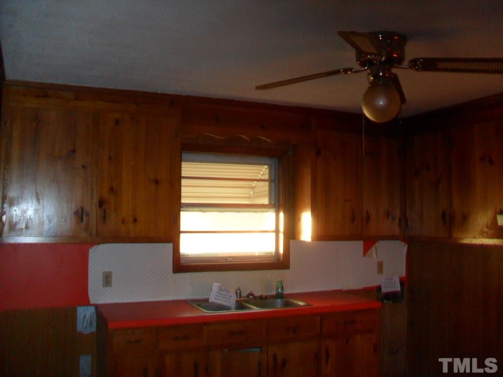 4611 Bragg Road Durham, NC 27704 - Photo 4 of 10