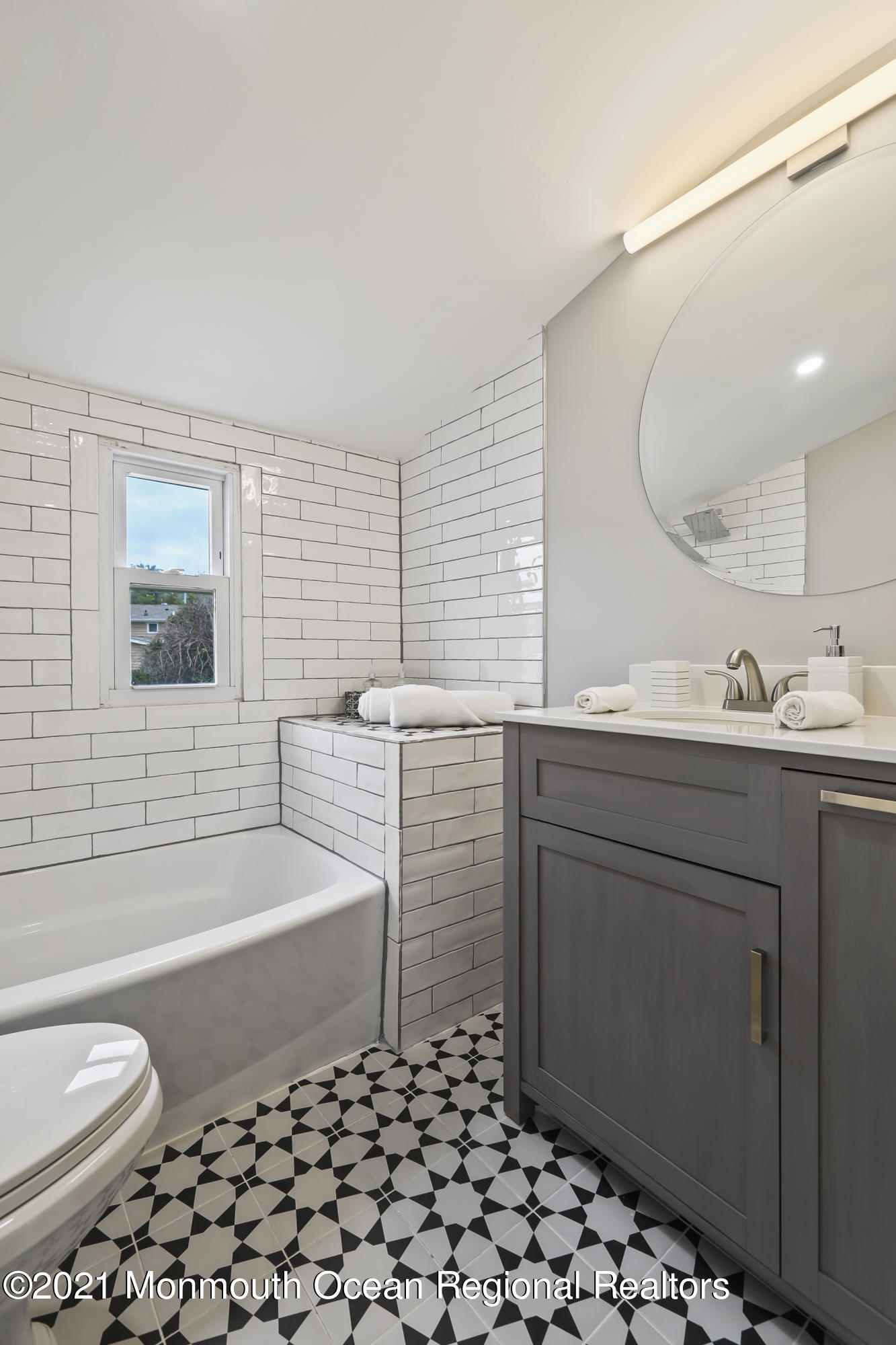 345 Middle Road Hazlet, NJ 07730 - Photo 22 of 36 5W5A0307