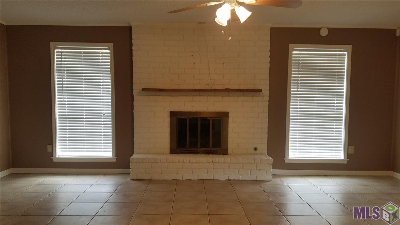 40157 La Rochelle Road Prairieville, LA 70769 - Photo 7 of 15 LARGE DEN