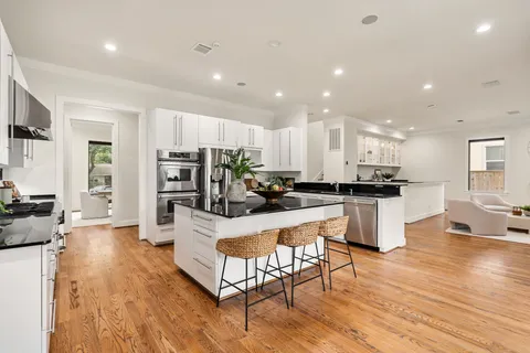 $1,200,000 | 3847 Durness Way, Houston, TX 77025