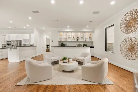 $1,200,000 | 3847 Durness Way, Houston, TX 77025