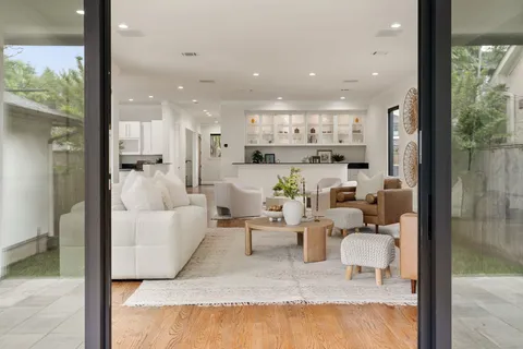 $1,200,000 | 3847 Durness Way, Houston, TX 77025