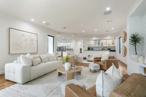 $1,200,000 | 3847 Durness Way, Houston, TX 77025