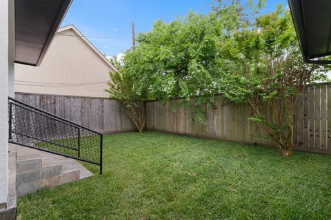 $1,200,000 | 3847 Durness Way, Houston, TX 77025