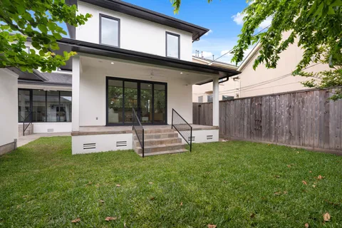 $1,200,000 | 3847 Durness Way, Houston, TX 77025