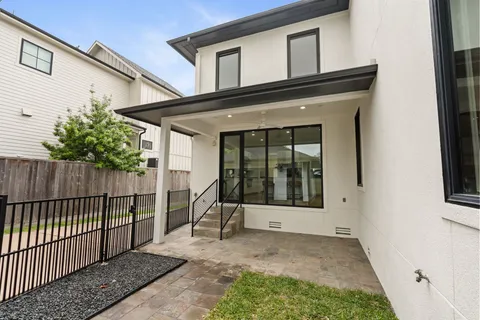 $1,200,000 | 3847 Durness Way, Houston, TX 77025