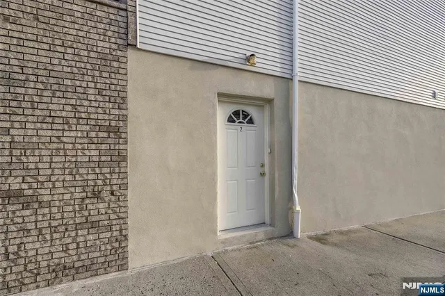 $3,300 | 234 Cliff Street, Unit 2, Cliffside Park, NJ 07010