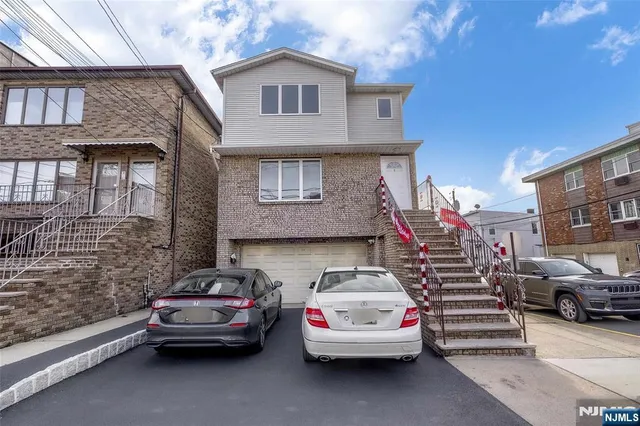 $3,300 | 234 Cliff Street, Unit 2, Cliffside Park, NJ 07010