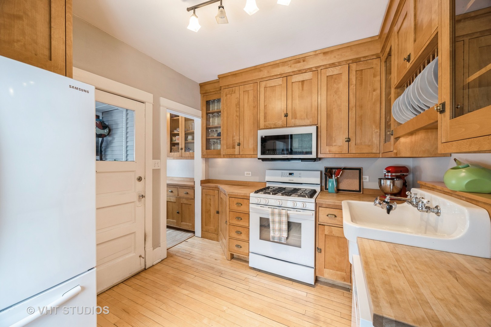 801 Mapleton Avenue Oak Park, IL 60302 - Photo 10 of 29