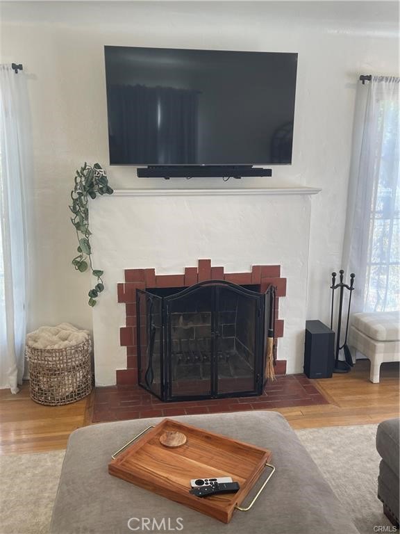 4586 Sunnyside Drive Riverside, CA 92506 - Photo 11 of 36 TV included
