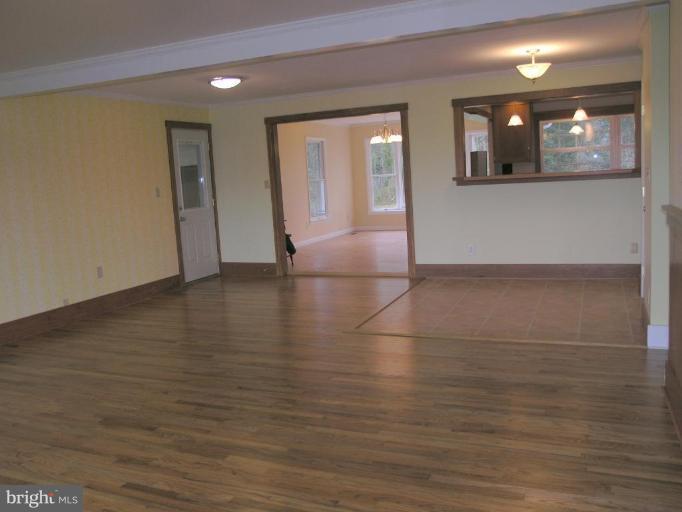 27718 Glebe Road Easton, MD 21601 - Photo 22 of 30 Living Room/Dining Room
