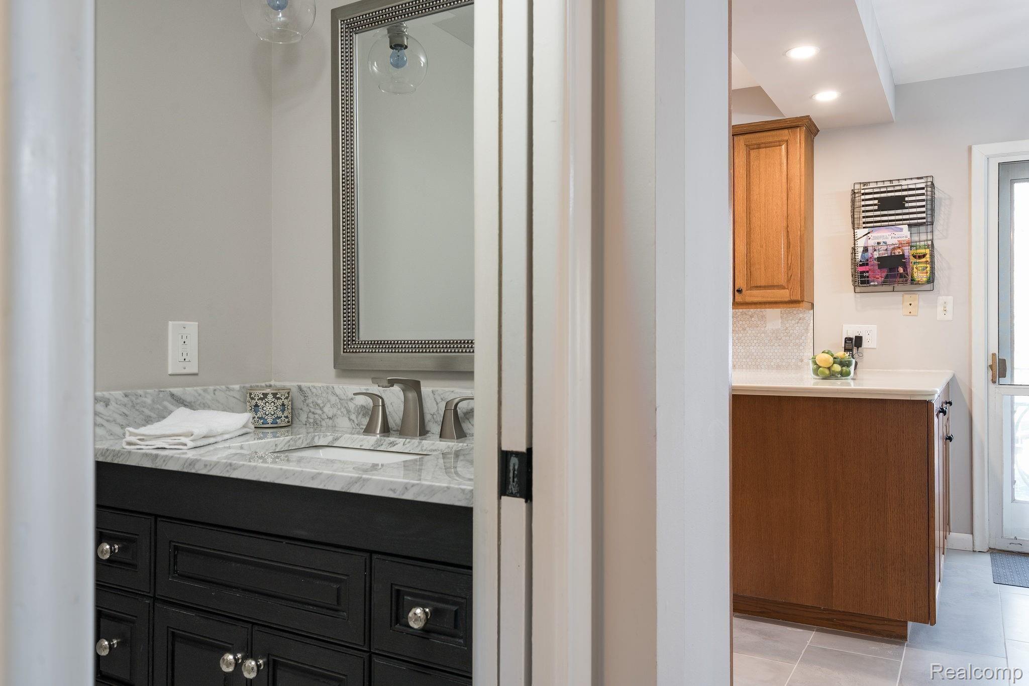 1100 Kingsview Avenue Rochester, MI 48309 - Photo 31 of 48 Updated powder room