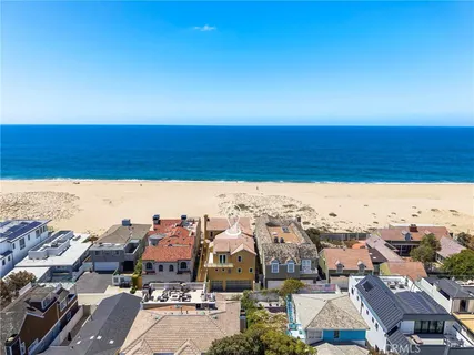 $14,200,000 | 1554 East Oceanfront, Newport Beach, CA 92661