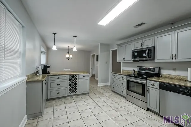 $350,000 | 11637 Pine Street, Walker, LA 70785