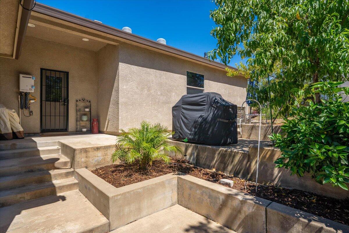 5697 Constitution Way Redding, CA 96003 - Photo 37 of 87 Lovely hardscape