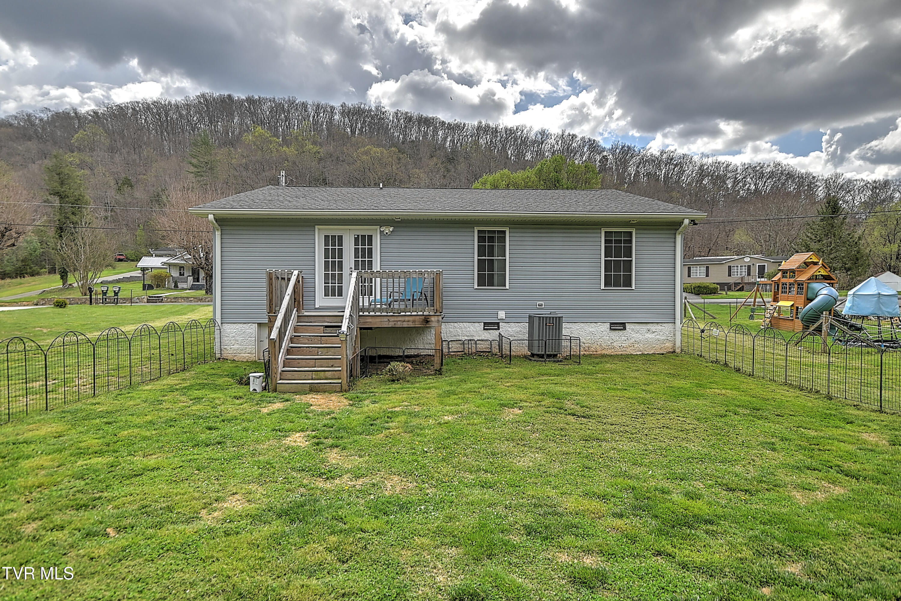 1735 Southside Road Elizabethton, TN 37643 - Photo 34 of 53 1735 Southside GM-37